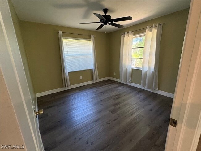 Building Photo - 203 Esther St