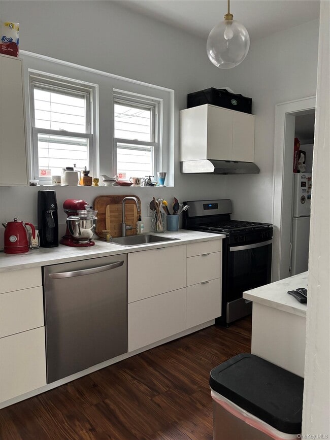 Building Photo - 157 Hudson Terrace