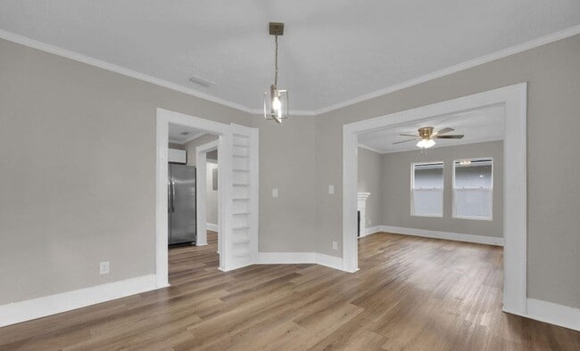 Building Photo - Charming 2-Bed, 1-Bath House