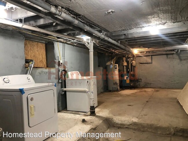 Building Photo - 3 br, 1 bath House - 301 Greenway Ave