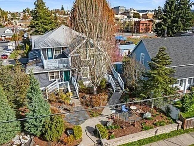 Building Photo - 1015 9th St