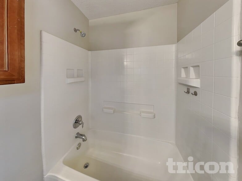 Building Photo - 172 Washington Way