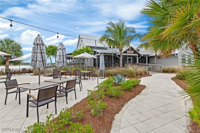 Building Photo - 6992 Saona CT