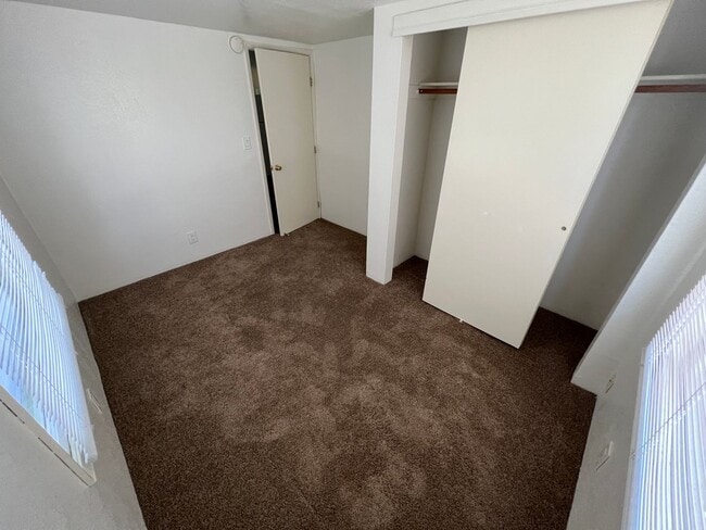 Building Photo - 11184