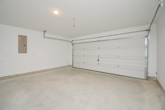 Building Photo - 5226 Sunvalley Bend Dr