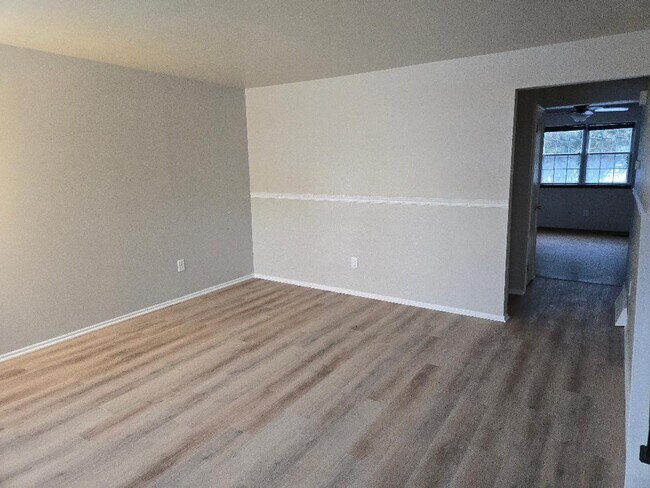 Building Photo - 324 Garden Ave