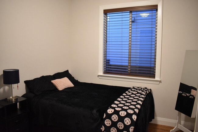 Building Photo - 12309 NE 113th Cir