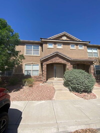 Building Photo - "Charming 3-Bed Townhouse in St. George – ...