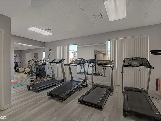 Building Photo - Enjoy resort-style living in this 2 Bed 2 Bath Condo with Stunning Strip Views in the Wimbledon C...