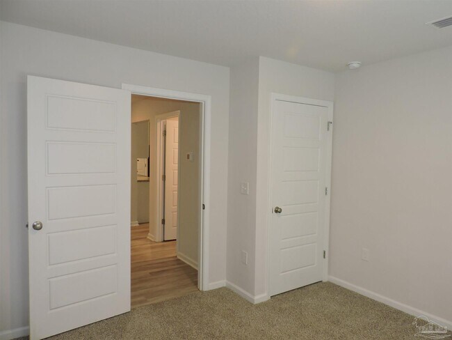 Building Photo - 5903 Laurel Oak Dr