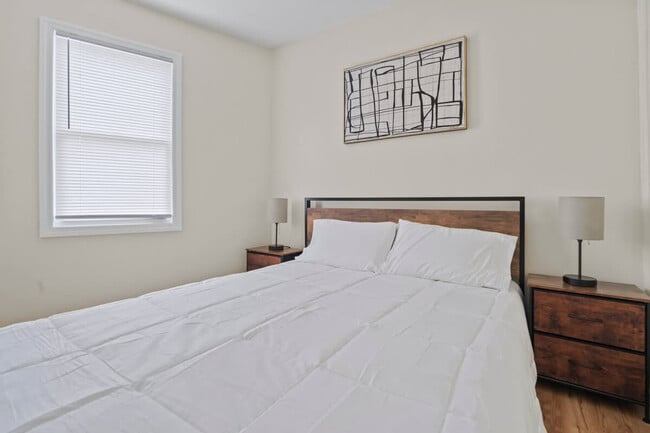 Building Photo - 1626 Union Turnpike