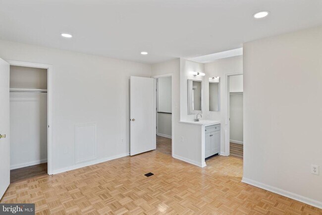 Building Photo - 5412 Wycklow Ct