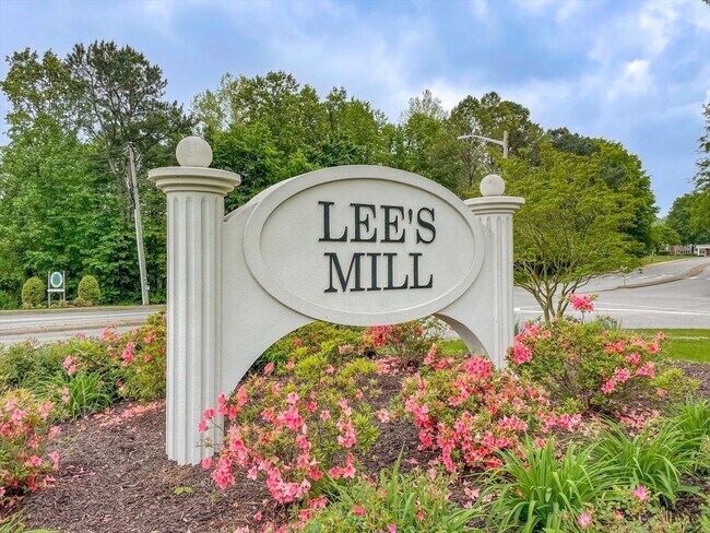 Building Photo - 192 Lees Mill Drive