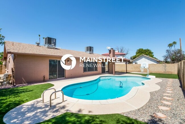 Building Photo - 10213 N 51st Dr