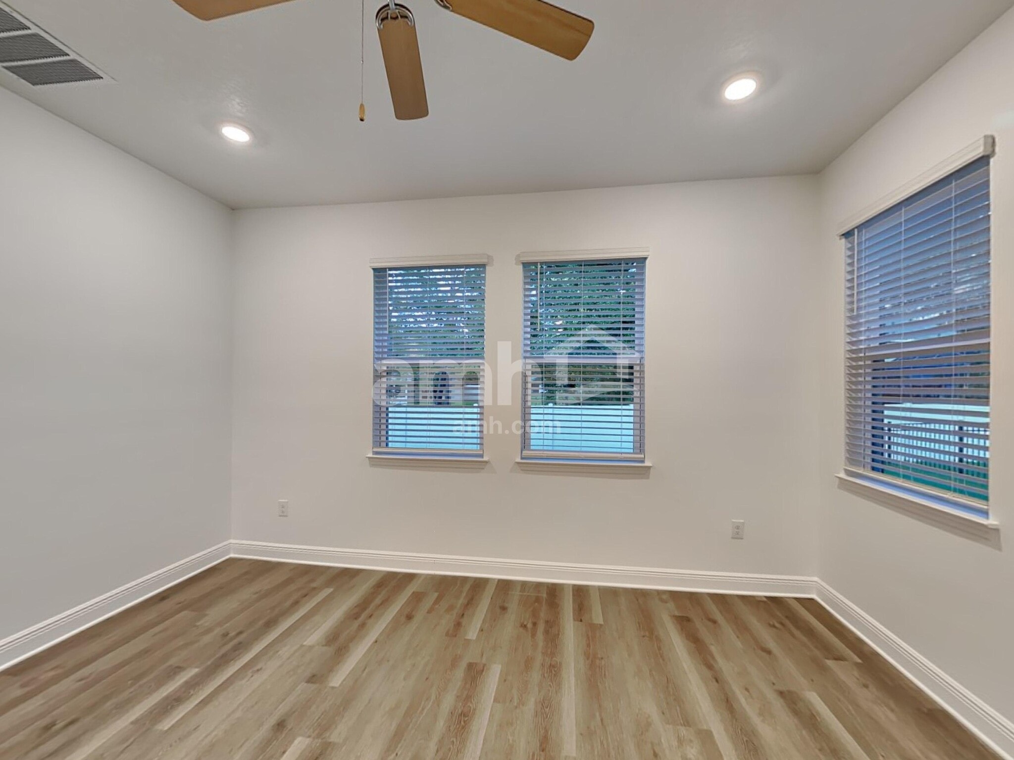 Building Photo - 6532 Atlantic Bch Ave