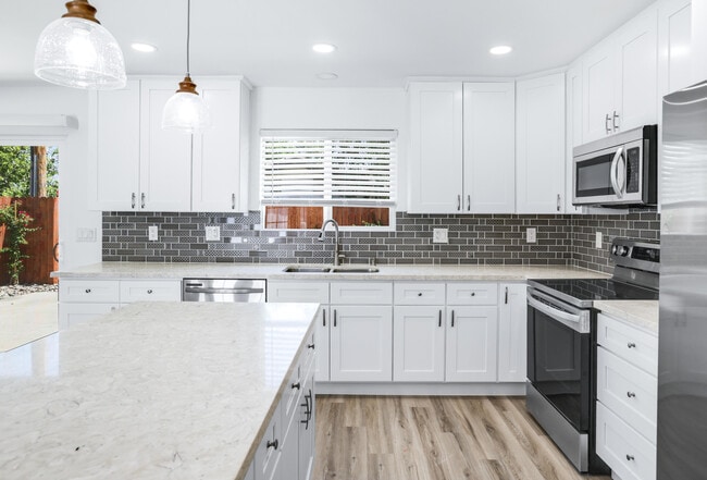 Building Photo - 53110 Avenida Ramirez