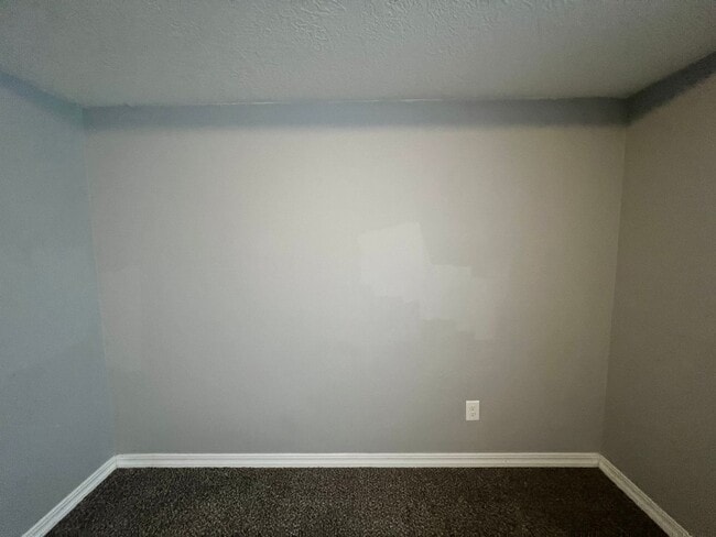 Building Photo - "Beautiful 4 Bedroom House For Rent" - Not furnished