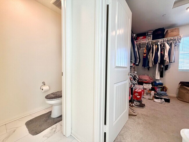 Building Photo - Resort-Style Pool Home with Mother-in-Law Suite,  RV Access & Included SOLAR Near Heritage Lake