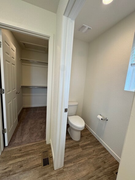 Building Photo - 5836 Thurless Ln