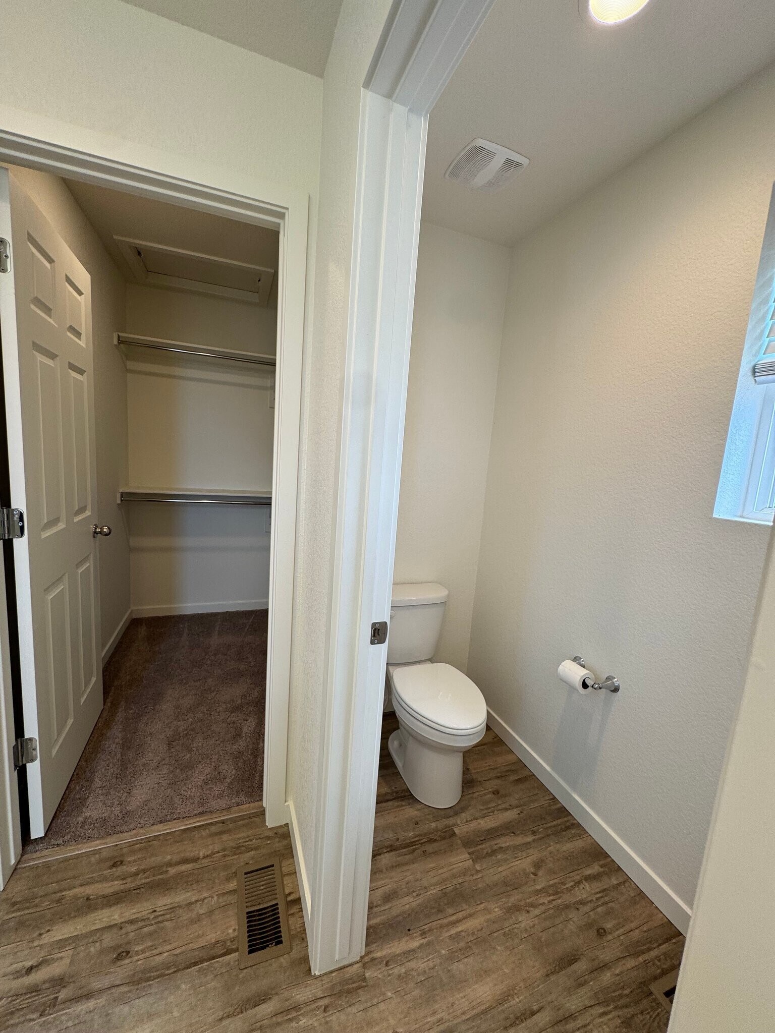 Building Photo - 5836 Thurless Ln