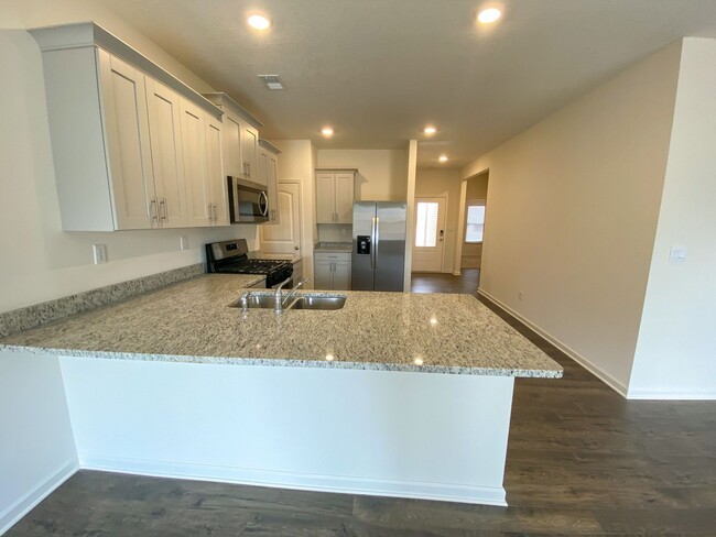Building Photo - 3 bed 2 bath new construction in 2023 in M...