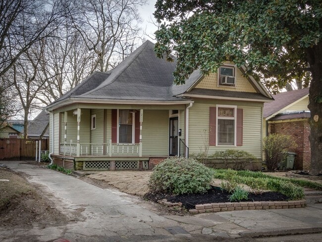 Building Photo - 3BR/1B Home in GREAT Midtown Location!!