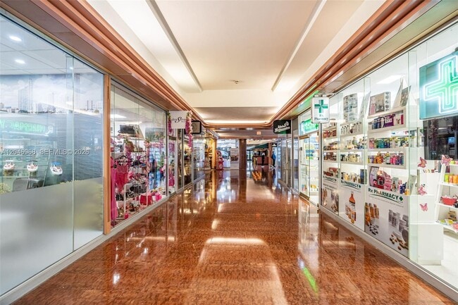 Building Photo - 1717 N Bayshore Dr