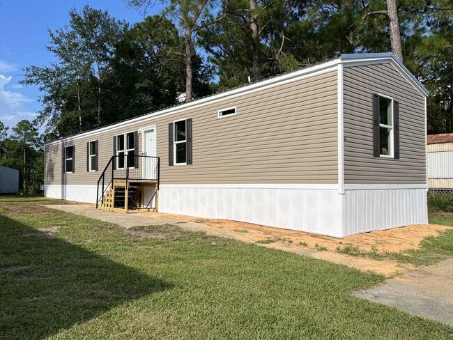 Building Photo - 14142 Lorraine Rd