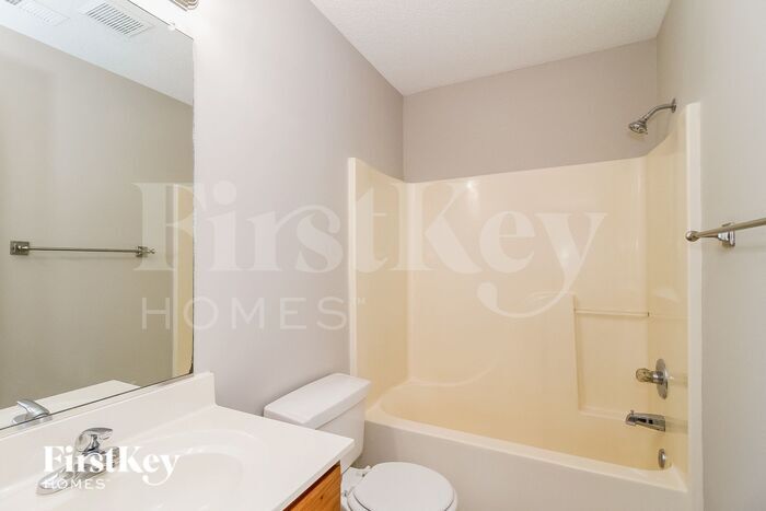 Building Photo - 365 Craver Pointe Dr