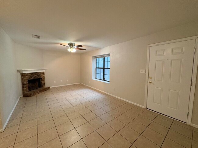 Building Photo - 211 Parkbrook Cir