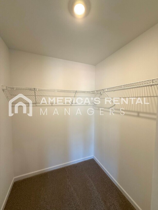 Building Photo - Home in Lincoln, AL for Rent! Available to View Now!
