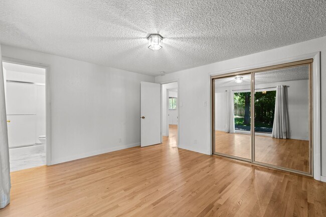 Building Photo - Home Sweet Home in Exclusive Warm Springs Mesa