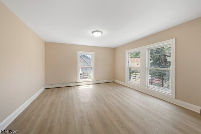 Building Photo - 49 Caldwell Pl