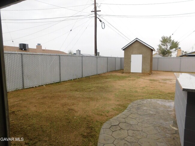 Building Photo - 8260 Viburnum Ave