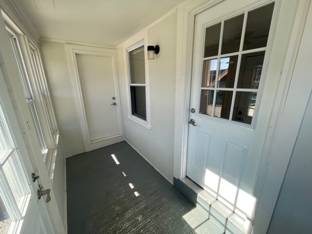 Building Photo - 73 Meadow St