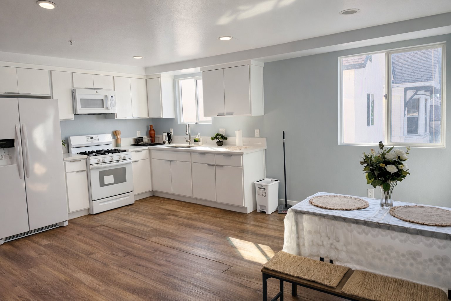 Building Photo - 608 E 29th St