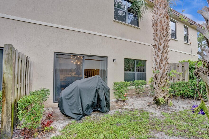 Building Photo - 4659 Silver Saw Ln