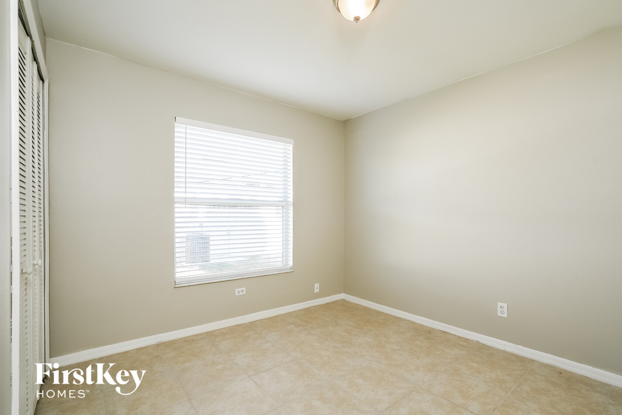 Building Photo - 1828 SW 3rd Pl