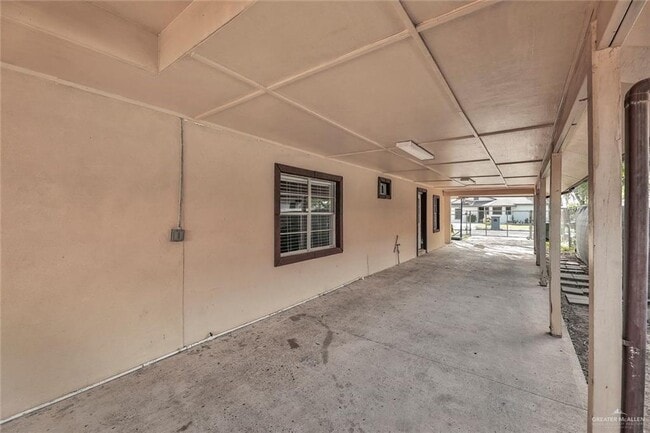 Building Photo - 1329 Shufford St