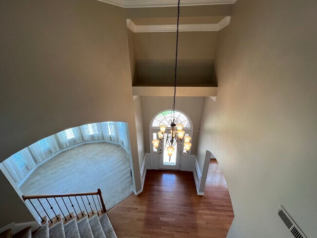 Building Photo - 9720 Royal Colony Dr