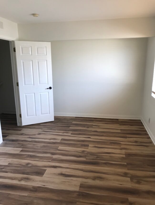 Building Photo - 5247 Agnes Ave