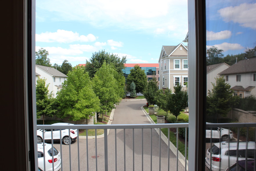 Balcony - 3088 Kilmer Dr