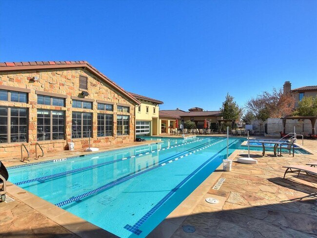 Building Photo - 102 Bella Toscana Ave