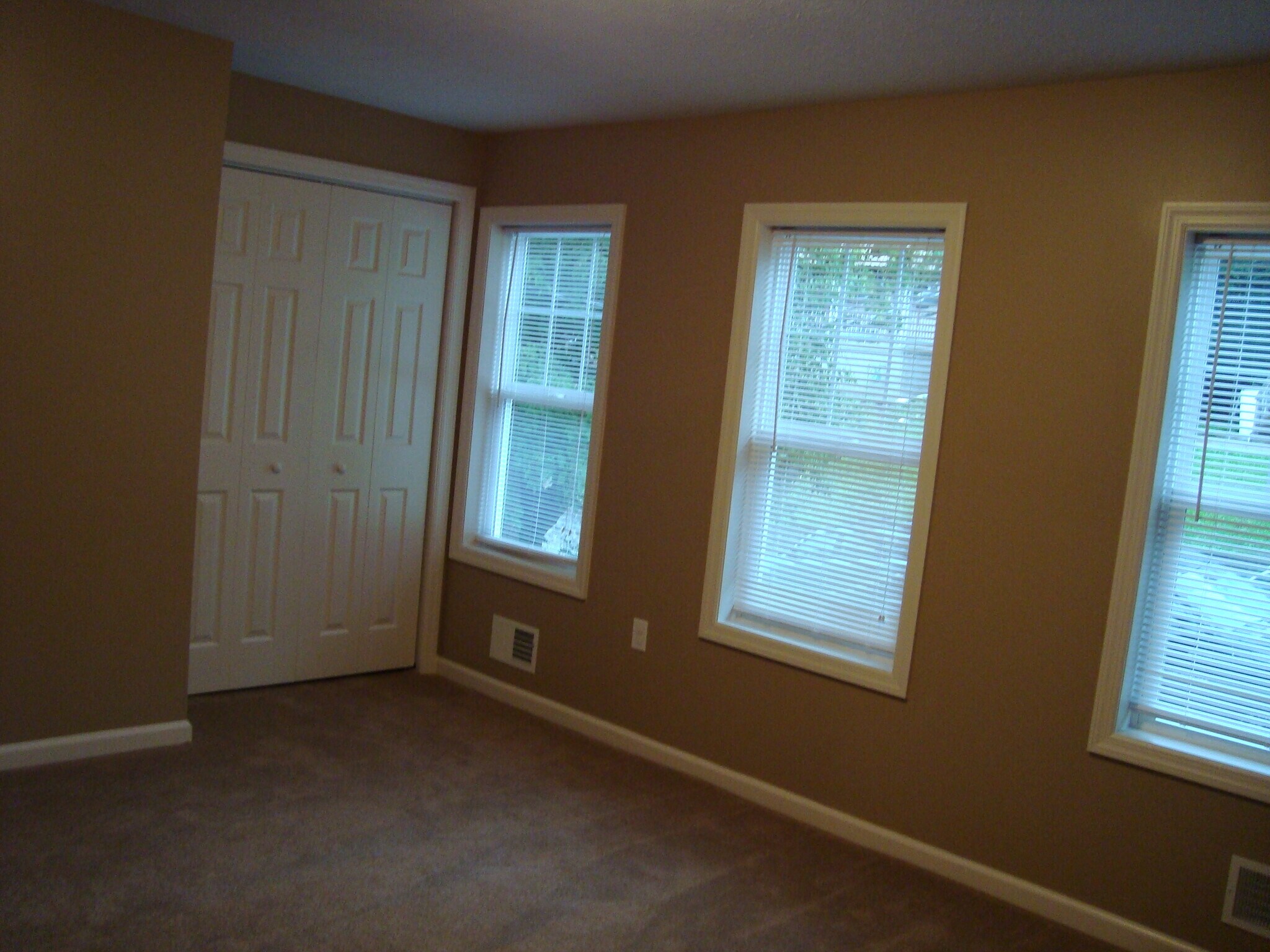 Building Photo - 35 Norton St