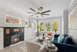 Building Photo - 1809 W Armitage Ave