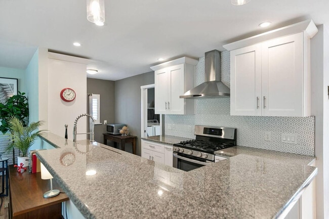 Building Photo - 3296 S Grape St