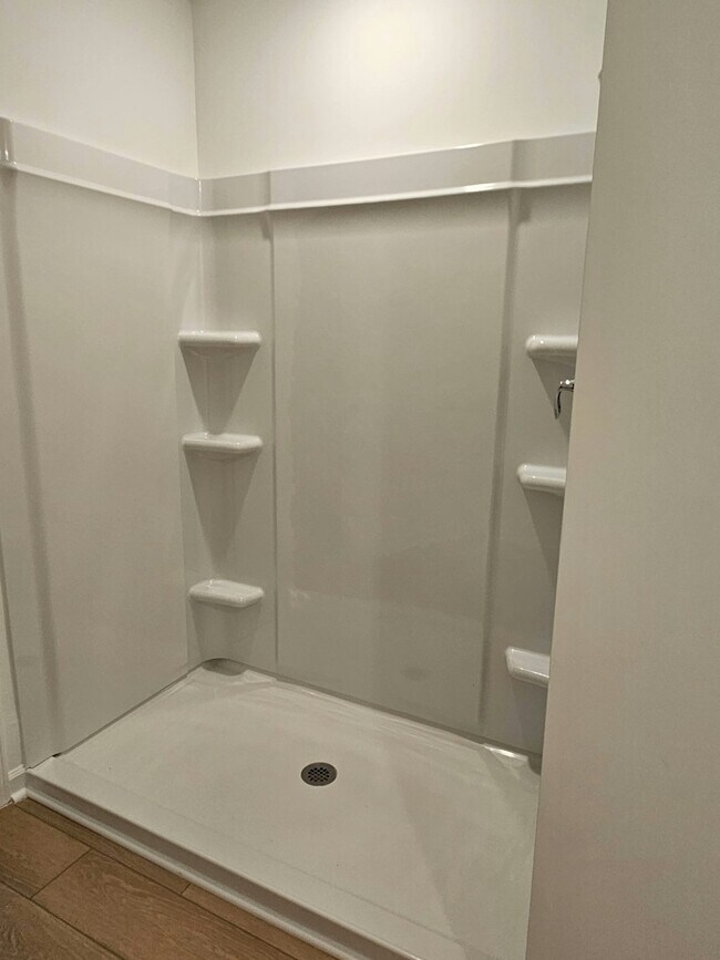 Building Photo - 184 Labrador Ln