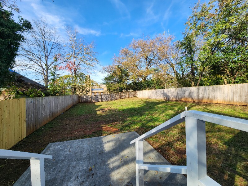 Building Photo - 216 McGarity St