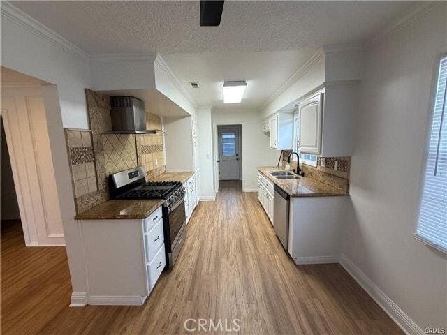 Building Photo - 1818 Deserta Dr