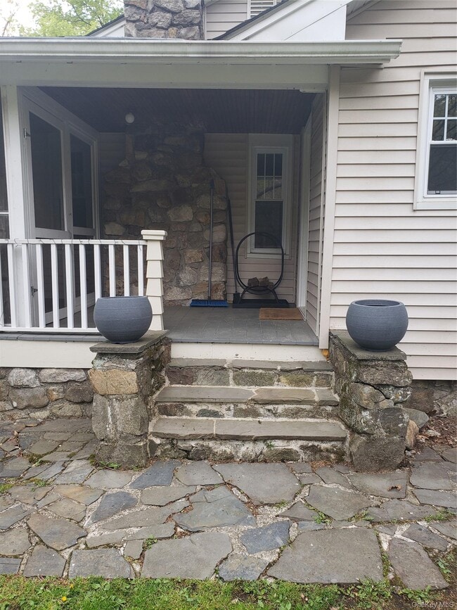 Building Photo - 1 Millpond Ln